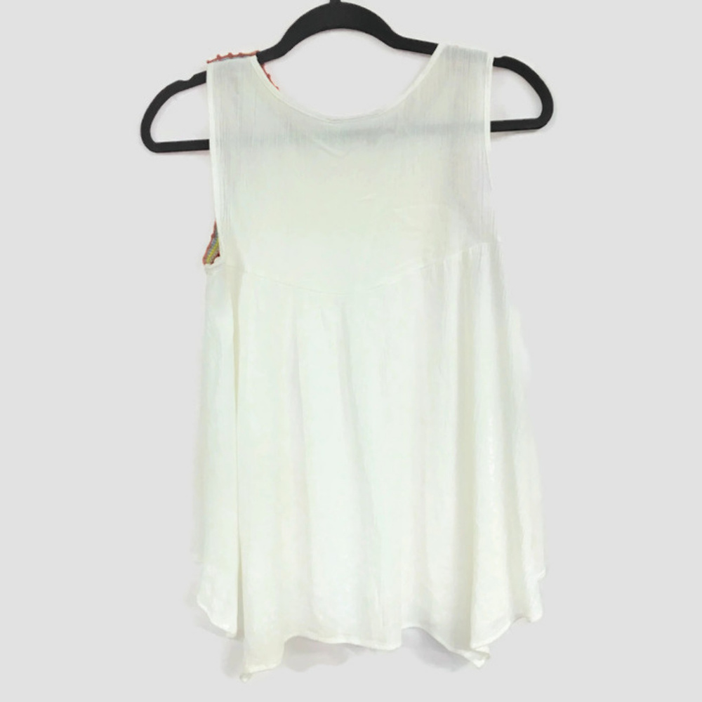 LC Lauren Conrad Sleeveless Crochet Cream Blouse - Picture 2 of 6